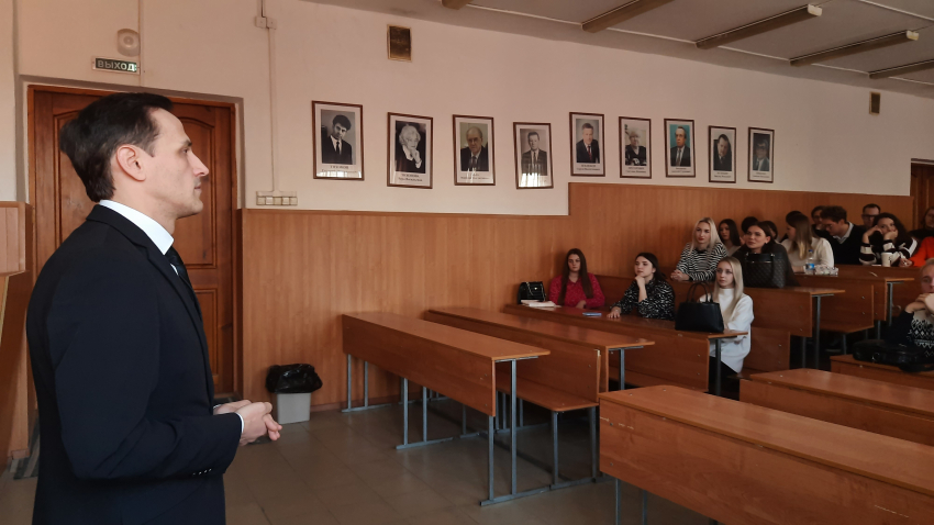 8 декабря в стенах юридического института АлтГУ прошел круглый стол