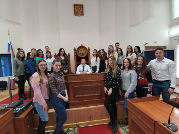В рамках спецкурса  «Суд присяжных» студенты 3 курса посетили  Алтайский краевой суд